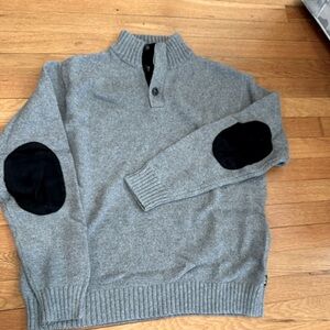 Men’s light grey sweater